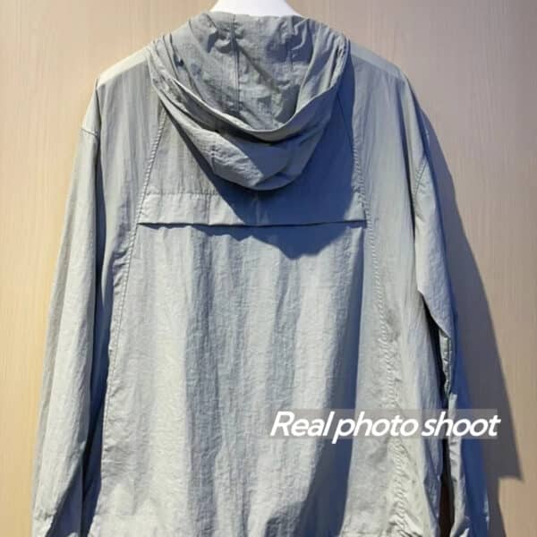 Versatile Jacket Apparel - Achieve peak performance while staying stylish and comfortable. - Image 4